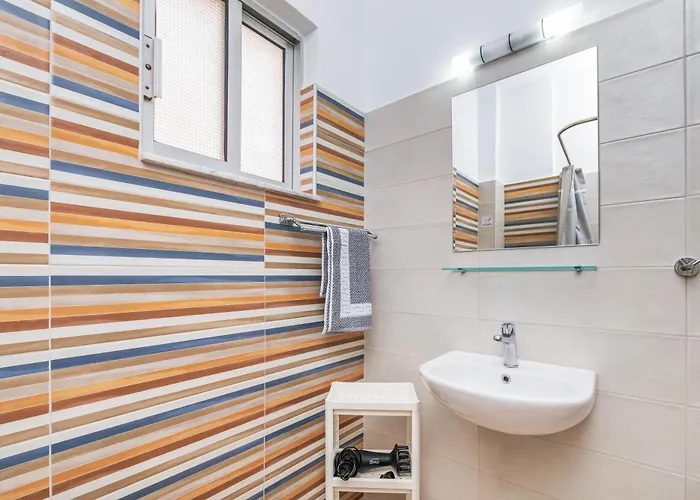 Silia 2 Apartament Ampavris