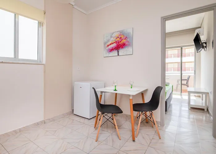 Silia 2 Apartament Ampavris